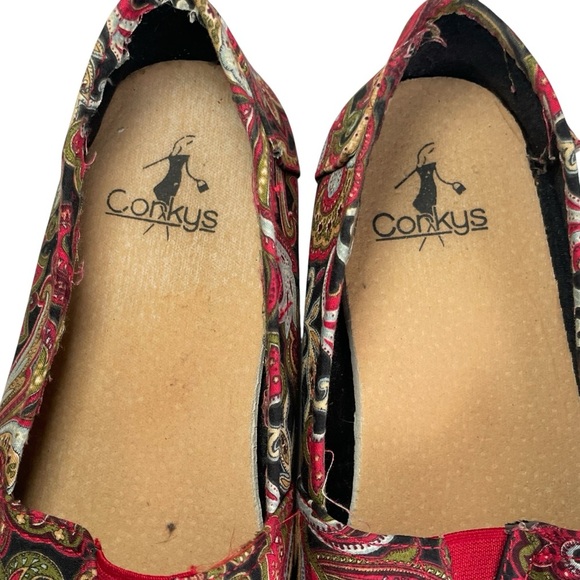 Corky's Sues Women's Size 7 Red Paisley Canvas Slip On Shoes Casual Comfort Boho - Picture 4 of 8